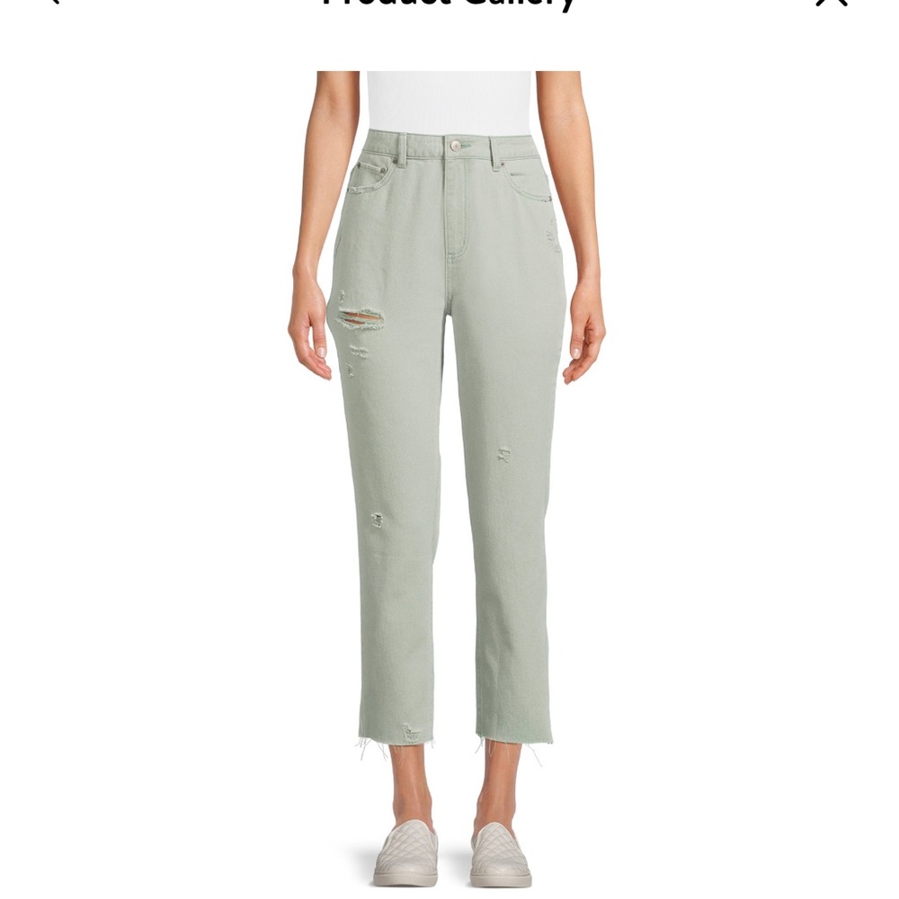 NOBO JUNIORS distressed crop jeans; light green. NWT.